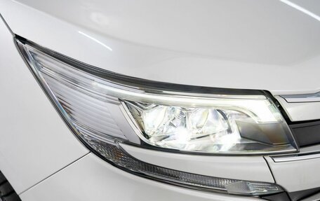 Toyota Noah III, 2018 год, 2 390 000 рублей, 27 фотография