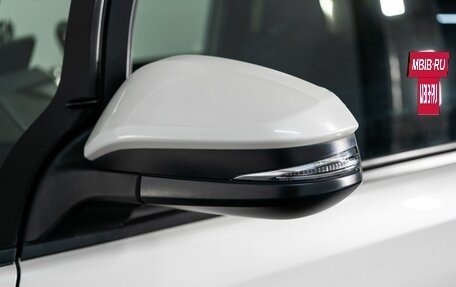 Toyota Noah III, 2018 год, 2 390 000 рублей, 19 фотография