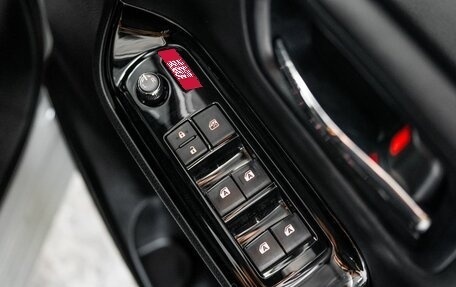 Toyota Noah III, 2018 год, 2 390 000 рублей, 18 фотография