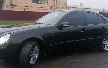 Mercedes-Benz E-Класс, 2008 год, 900 000 рублей, 3 фотография