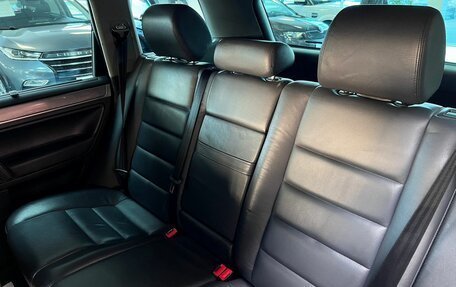 Volkswagen Touareg III, 2005 год, 995 000 рублей, 10 фотография