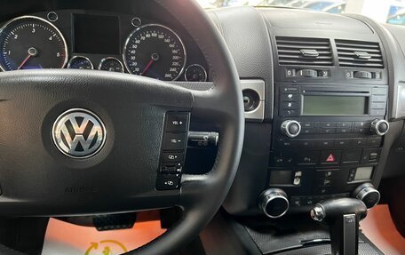 Volkswagen Touareg III, 2005 год, 995 000 рублей, 18 фотография