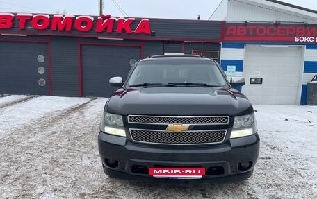 Chevrolet Tahoe III, 2012 год, 2 200 000 рублей, 2 фотография
