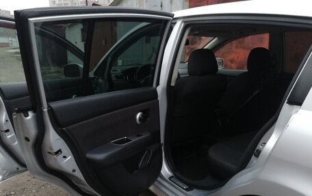 Nissan Tiida, 2010 год, 890 000 рублей, 11 фотография