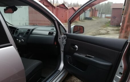 Nissan Tiida, 2010 год, 890 000 рублей, 15 фотография