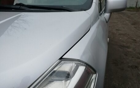 Nissan Tiida, 2010 год, 890 000 рублей, 23 фотография