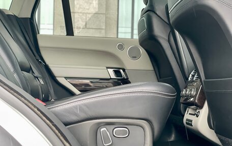 Land Rover Range Rover IV рестайлинг, 2015 год, 3 799 000 рублей, 19 фотография