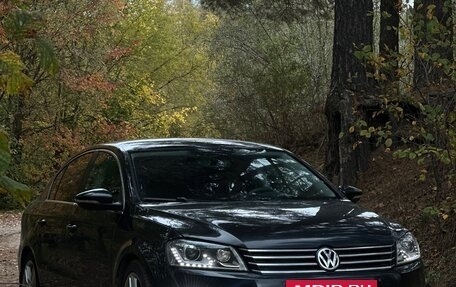 Volkswagen Passat B7, 2011 год, 1 060 000 рублей, 2 фотография