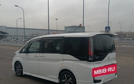 Honda Stepwgn IV, 2020 год, 2 460 000 рублей, 4 фотография