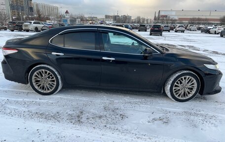 Toyota Camry, 2019 год, 2 650 000 рублей, 4 фотография