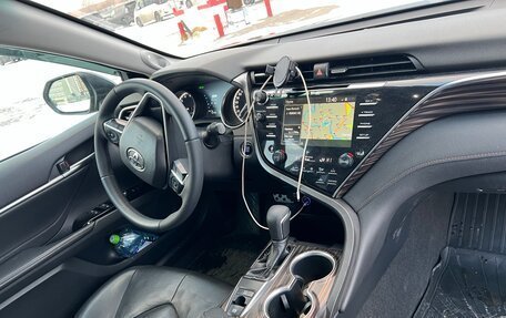 Toyota Camry, 2019 год, 2 650 000 рублей, 17 фотография