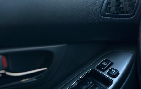 Toyota Land Cruiser Prado 120 рестайлинг, 2005 год, 1 730 000 рублей, 27 фотография