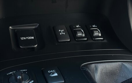 Toyota Land Cruiser Prado 120 рестайлинг, 2005 год, 1 730 000 рублей, 24 фотография