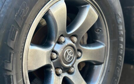 Toyota Land Cruiser Prado 120 рестайлинг, 2005 год, 1 730 000 рублей, 36 фотография