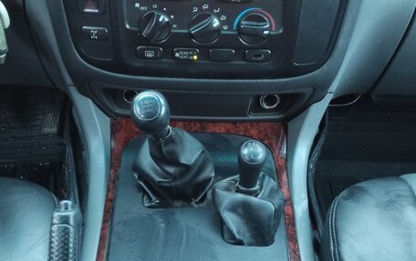 Toyota Land Cruiser 100 рестайлинг 2, 1999 год, 1 438 000 рублей, 11 фотография