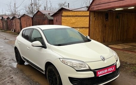 Renault Megane III, 2014 год, 470 000 рублей, 2 фотография