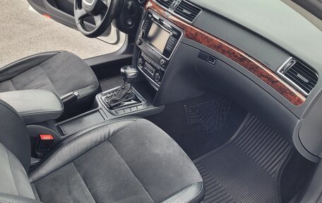 Skoda Superb III рестайлинг, 2012 год, 1 350 000 рублей, 15 фотография