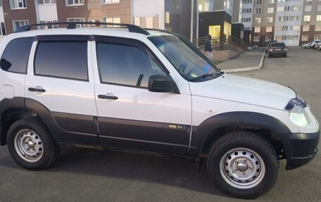 Chevrolet Niva I рестайлинг, 2017 год, 589 000 рублей, 3 фотография