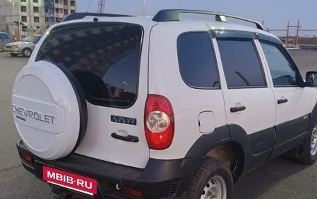 Chevrolet Niva I рестайлинг, 2017 год, 589 000 рублей, 4 фотография