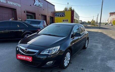 Opel Astra J, 2011 год, 790 000 рублей, 2 фотография