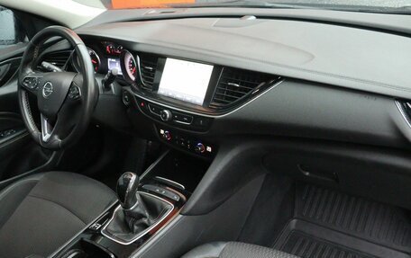 Opel Insignia II рестайлинг, 2018 год, 1 749 000 рублей, 11 фотография