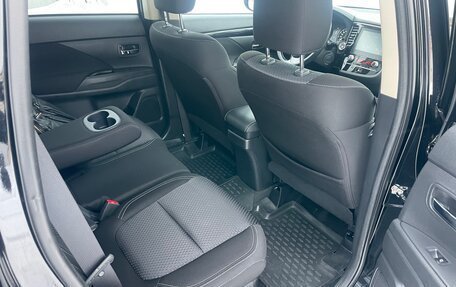 Mitsubishi Outlander III рестайлинг 3, 2021 год, 2 480 000 рублей, 11 фотография