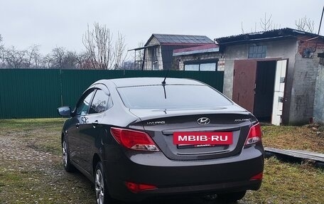 Hyundai Solaris II рестайлинг, 2015 год, 1 250 000 рублей, 3 фотография