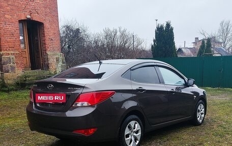 Hyundai Solaris II рестайлинг, 2015 год, 1 250 000 рублей, 2 фотография