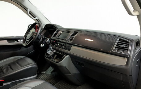 Volkswagen Multivan T6 рестайлинг, 2019 год, 5 350 000 рублей, 11 фотография