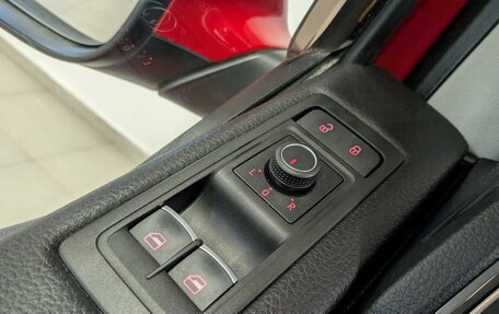 Volkswagen Multivan T6 рестайлинг, 2019 год, 5 350 000 рублей, 28 фотография