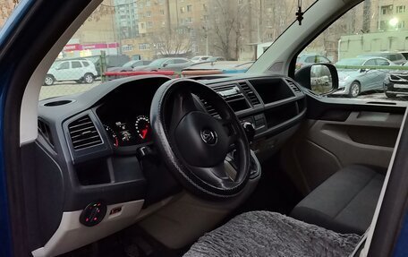 Volkswagen Transporter T6 рестайлинг, 2015 год, 1 690 000 рублей, 4 фотография