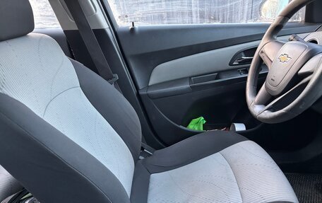 Chevrolet Cruze II, 2011 год, 800 000 рублей, 4 фотография