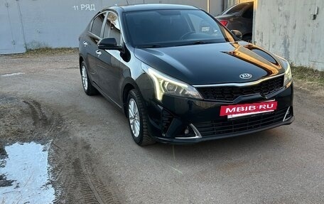 KIA Rio IV, 2020 год, 1 800 000 рублей, 2 фотография