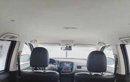 Mitsubishi Outlander III рестайлинг 3, 2019 год, 2 400 000 рублей, 9 фотография