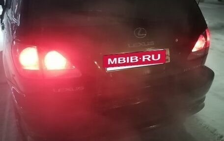 Lexus RX IV рестайлинг, 2000 год, 900 000 рублей, 2 фотография