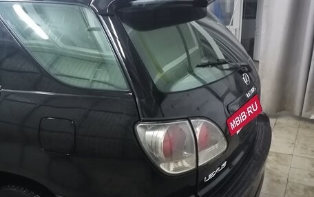 Lexus RX IV рестайлинг, 2000 год, 900 000 рублей, 20 фотография