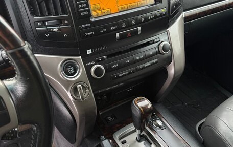 Toyota Land Cruiser 200, 2010 год, 2 500 000 рублей, 15 фотография