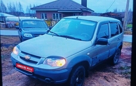 Chevrolet Niva I рестайлинг, 2011 год, 438 000 рублей, 3 фотография