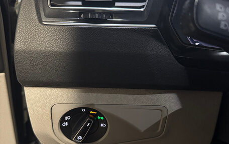 Volkswagen Tiguan II, 2018 год, 2 600 000 рублей, 12 фотография