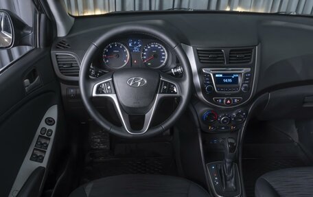 Hyundai Solaris II рестайлинг, 2015 год, 1 139 000 рублей, 12 фотография