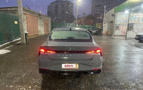 Hyundai Elantra, 2022 год, 2 200 000 рублей, 2 фотография