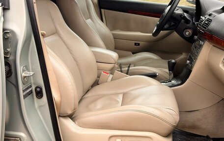 Toyota Avensis III рестайлинг, 2004 год, 750 000 рублей, 21 фотография