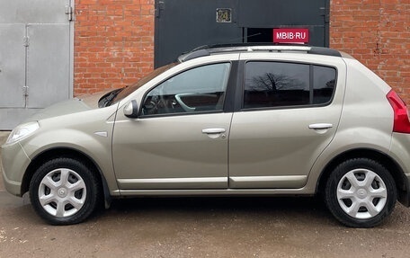 Renault Sandero I, 2012 год, 705 000 рублей, 2 фотография