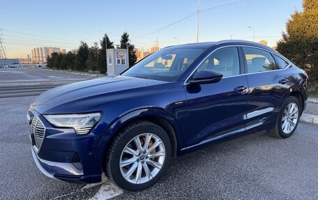 Audi e-tron Sportback I, 2021 год, 2 400 000 рублей, 16 фотография