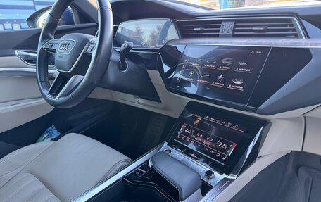 Audi e-tron Sportback I, 2021 год, 2 400 000 рублей, 29 фотография