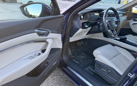 Audi e-tron Sportback I, 2021 год, 2 400 000 рублей, 27 фотография