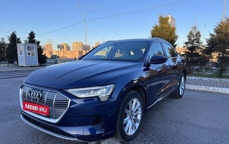 Audi e-tron Sportback I, 2021 год, 2 400 000 рублей, 17 фотография