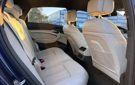 Audi e-tron Sportback I, 2021 год, 2 400 000 рублей, 36 фотография