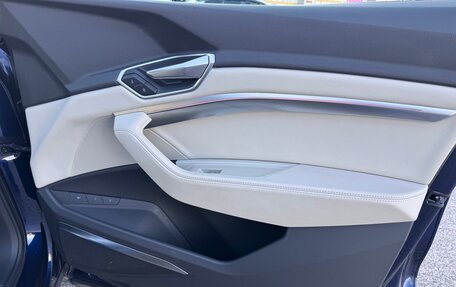 Audi e-tron Sportback I, 2021 год, 2 400 000 рублей, 33 фотография