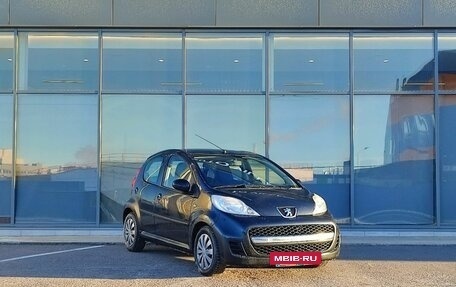 Peugeot 107 I рестайлинг, 2011 год, 439 000 рублей, 2 фотография